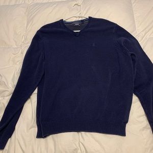 Men’s premium essential IZod v neck sweat shirt.